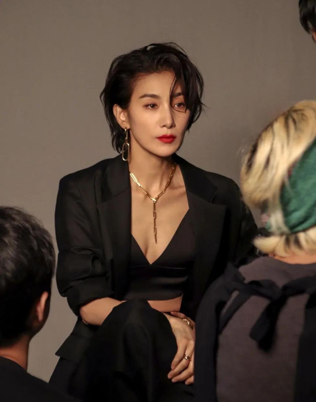 熬了30年，她终于靠演技大翻身