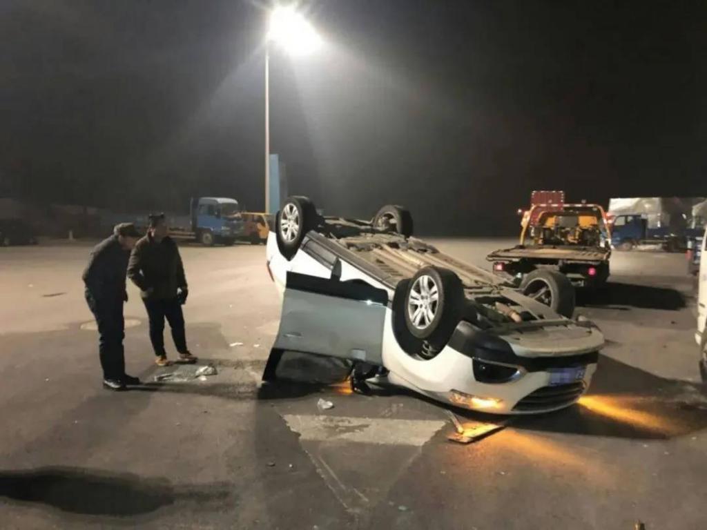 余承东何小鹏隔空互怼，为的不是 AEB