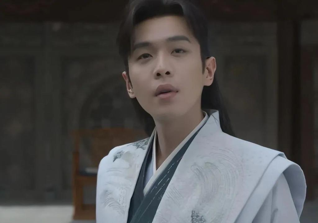 出场就把所有人看呆，这才是古装“头牌”该有的美貌