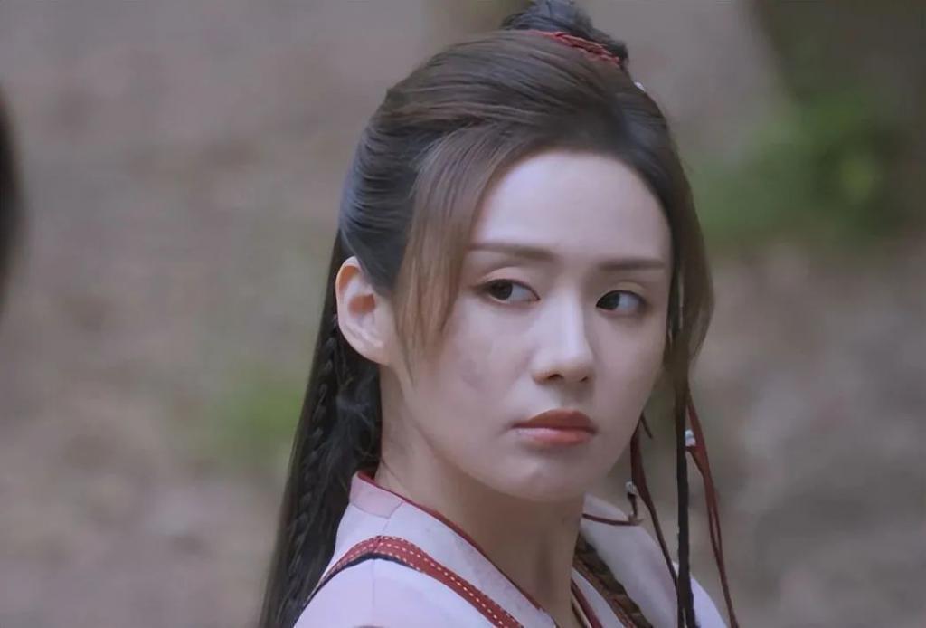 出场就把所有人看呆，这才是古装“头牌”该有的美貌