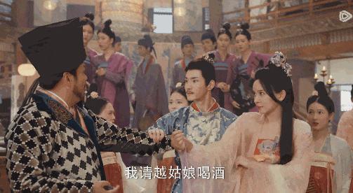 出场就把所有人看呆，这才是古装“头牌”该有的美貌