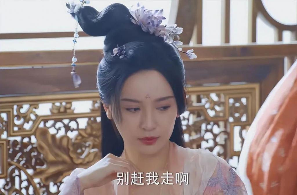 出场就把所有人看呆，这才是古装“头牌”该有的美貌