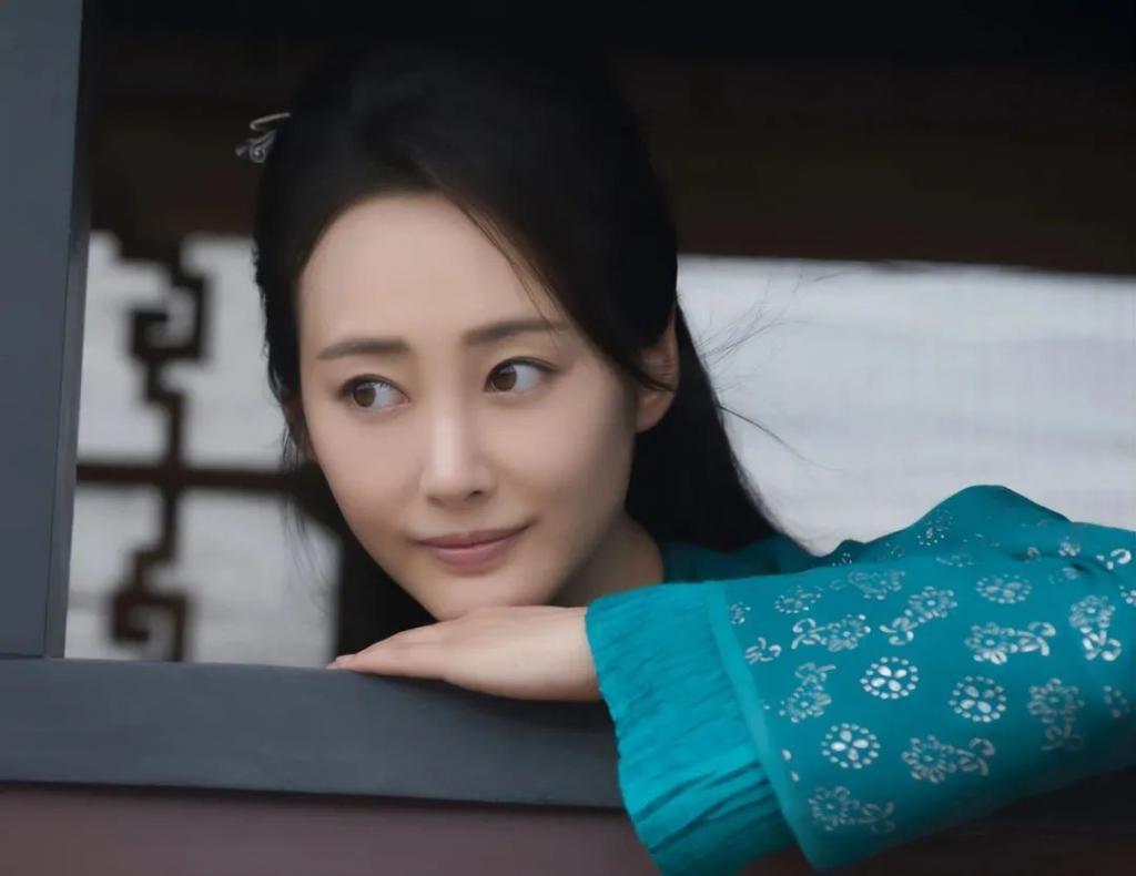 出场就把所有人看呆，这才是古装“头牌”该有的美貌