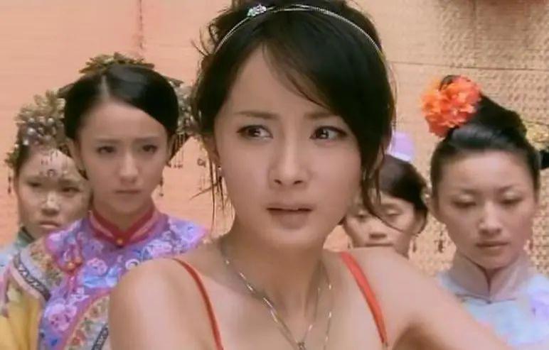 出场就把所有人看呆，这才是古装“头牌”该有的美貌