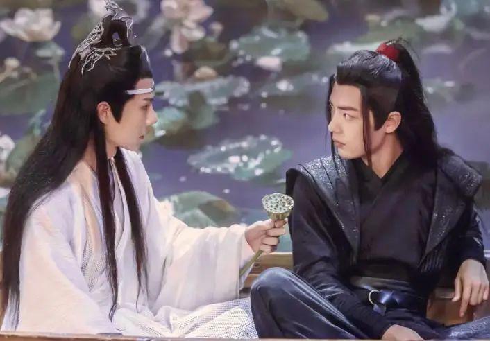 出场就把所有人看呆，这才是古装“头牌”该有的美貌