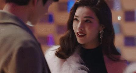 现代剧最致命的缺点是装X！