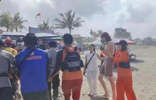 外媒曝卡琳娜回忆仲尼溺水：他在海浪中挣扎后消失