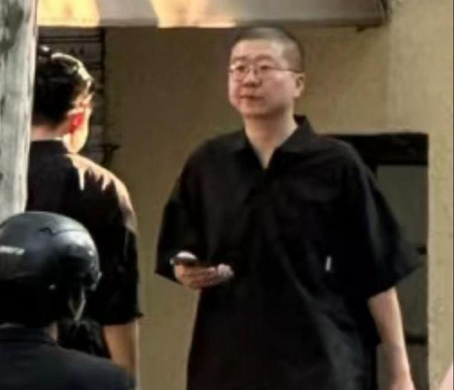 李诞正式复出！首场脱口秀段子被指比House还过火