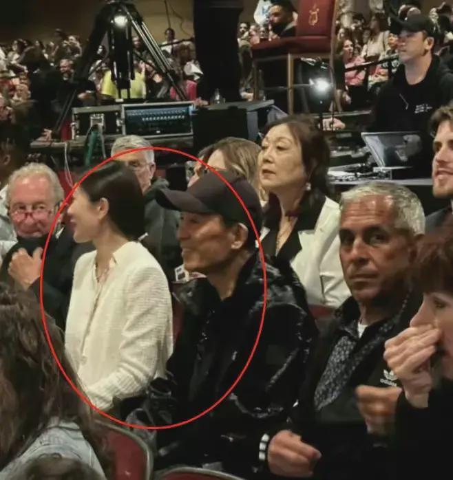 张艺谋为22岁长子铺路！安排其去巴黎名媛舞会刷脸