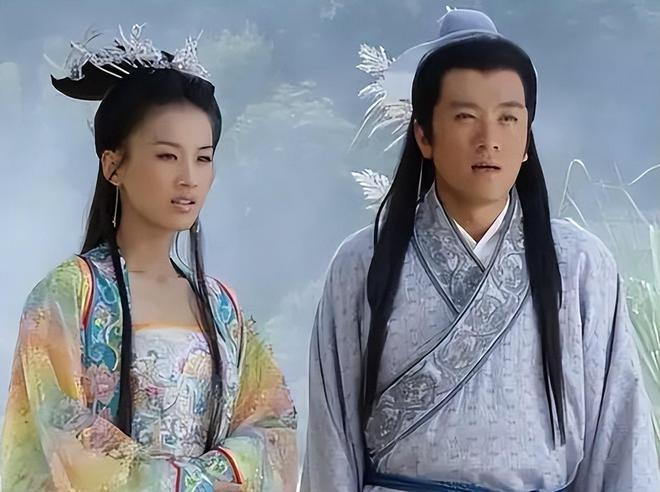 杨子黄圣依合体直播，女方满脸嫌弃男方扮相苍老