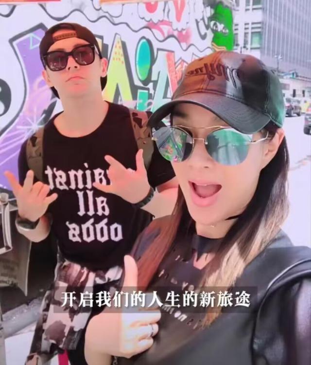钟丽缇夫妇庆祝结婚7周年 女方53岁终放弃追生四胎
