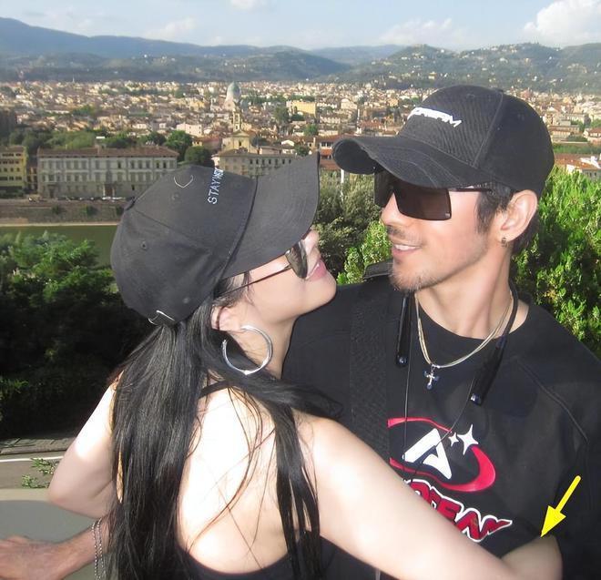 钟丽缇夫妇庆祝结婚7周年 女方53岁终放弃追生四胎