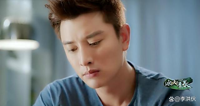 贾乃亮与短发女孩同回住所，疑似新恋情曝光，李小璐终究是路人