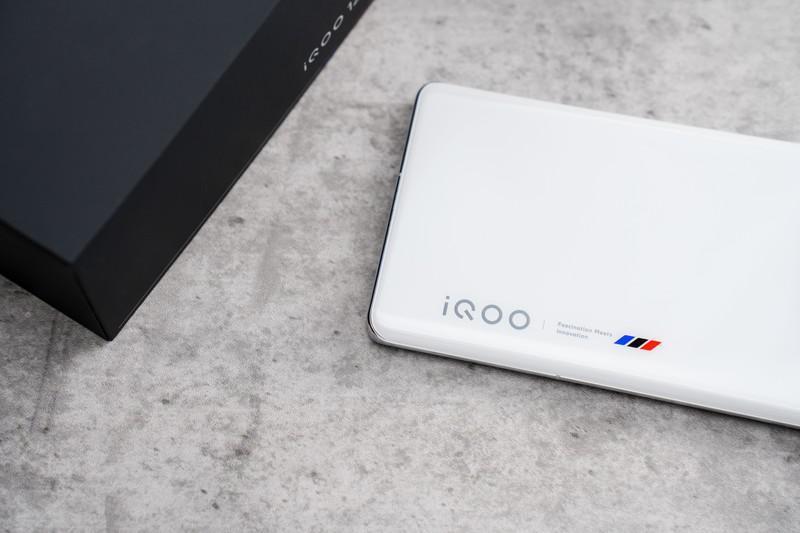 iQOO 12 Pro评测:自研电竞芯片 潜望长焦,打造史上最好的iQOO手机!