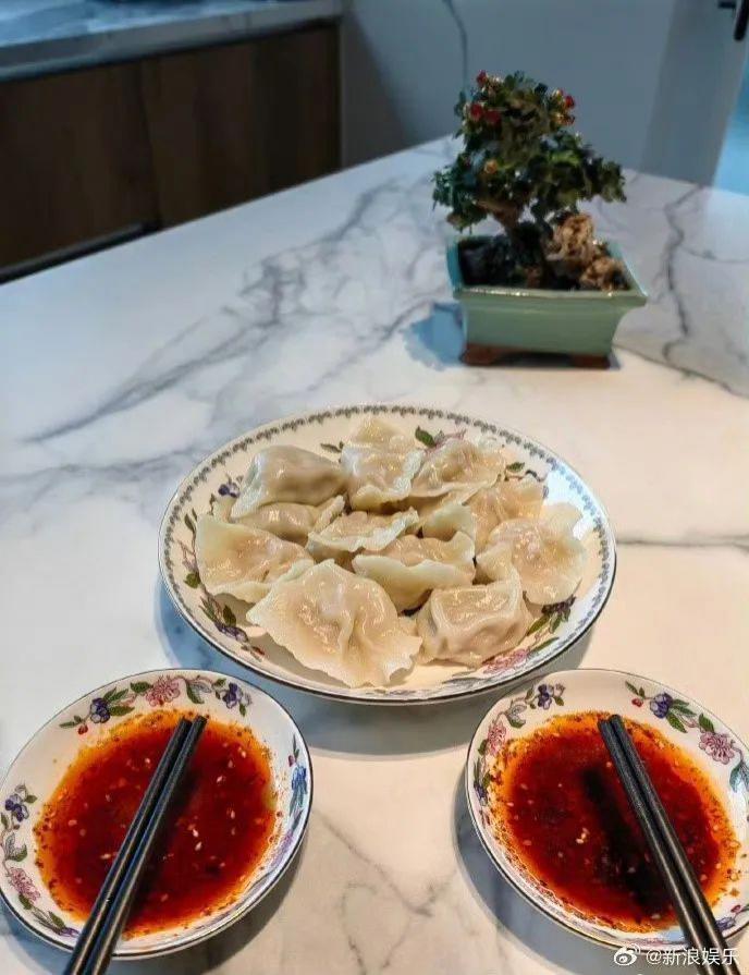离婚、私生子、小花？陈建斌坐不住了，发图辟谣却露出一个疑点