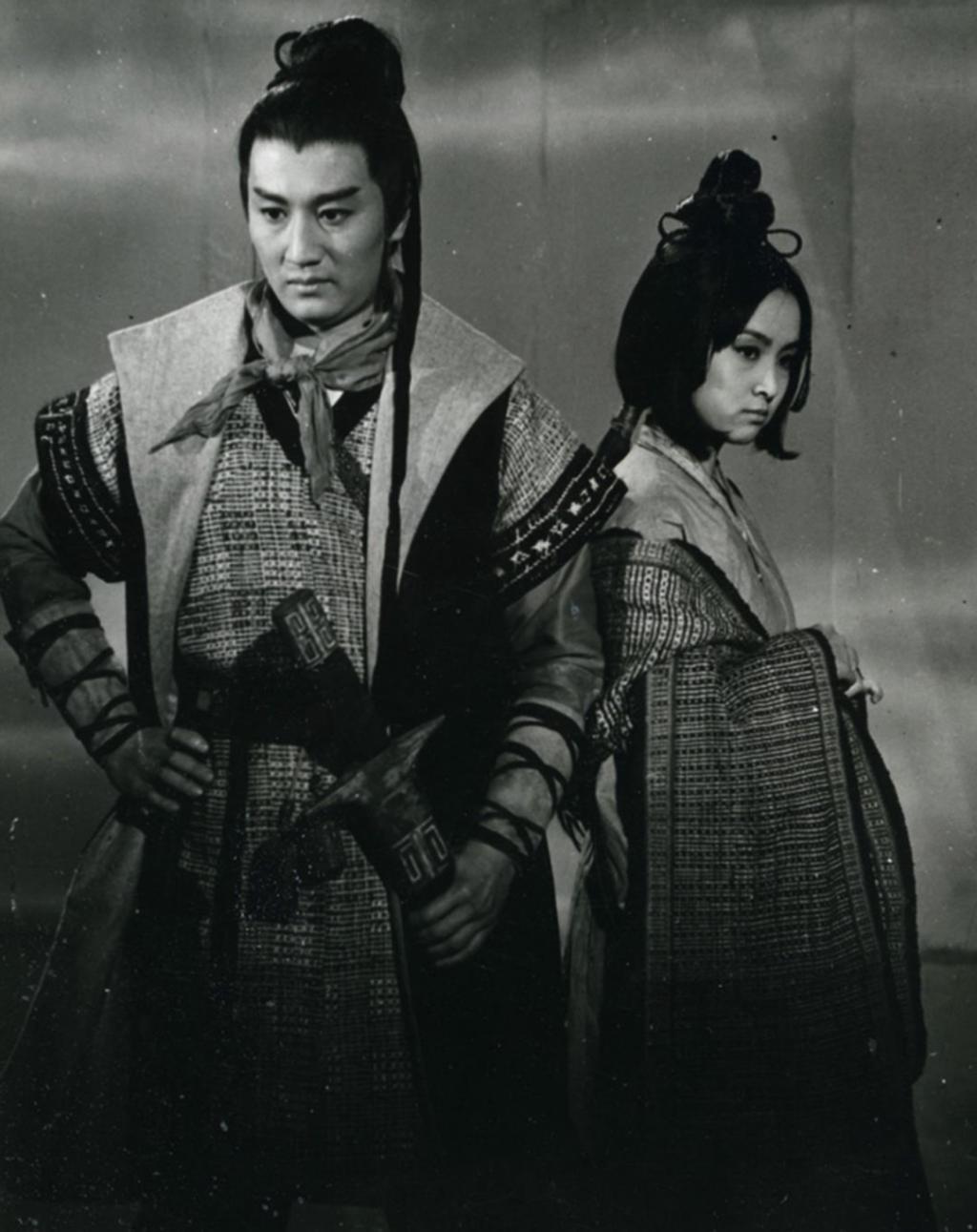 恩爱夫妻为钱反目，音乐教父与玉女掌门人五十年恩怨情史（上）