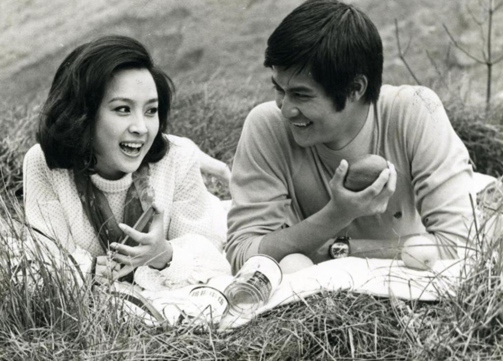 恩爱夫妻为钱反目，音乐教父与玉女掌门人五十年恩怨情史（上）