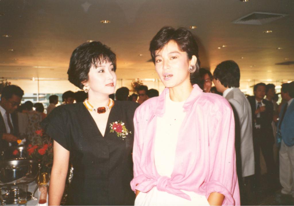 恩爱夫妻为钱反目，音乐教父与玉女掌门人五十年恩怨情史（上）