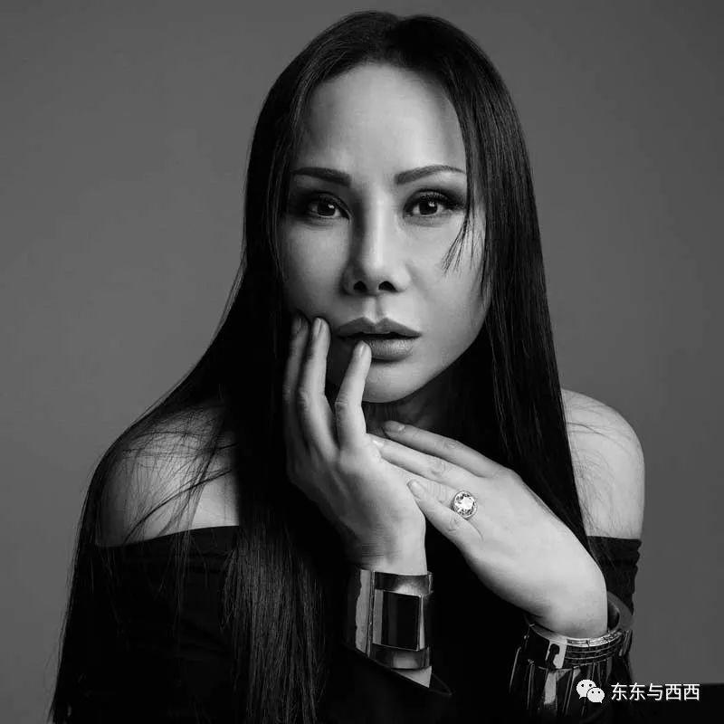 亚裔面孔的美国社交女王一场盛会遍请全球巨星，比邓文迪还厉害