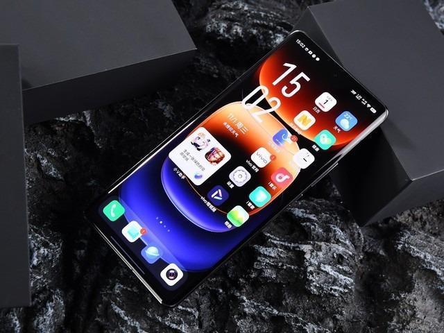 iQOO 12 Pro全面评测：重新定义性能旗舰“芯”标准，性能、影像我全都要