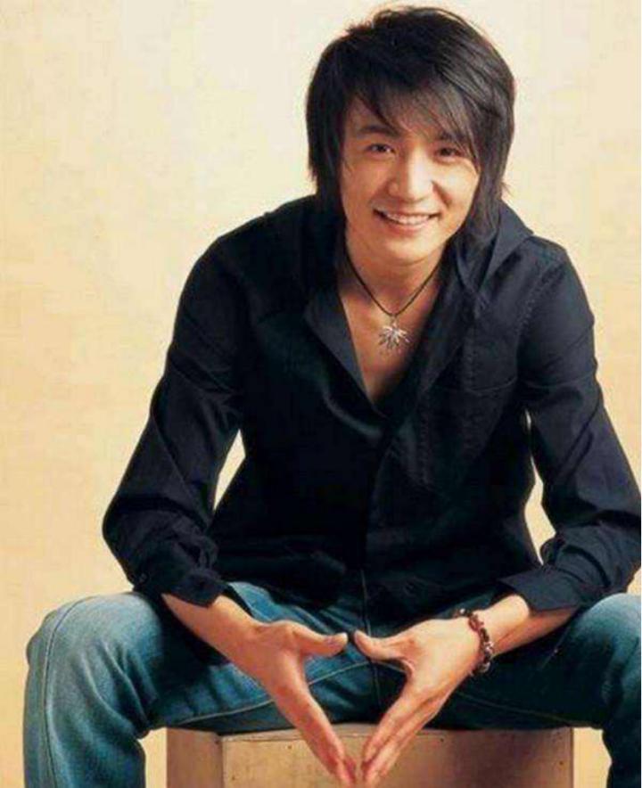 朴树在内娱，条条通「死路」