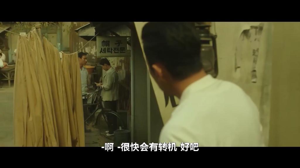 塌房三年，这顶流居然翻身了