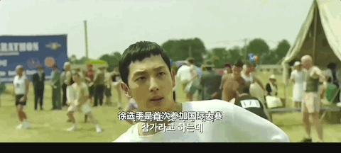 塌房三年，这顶流居然翻身了