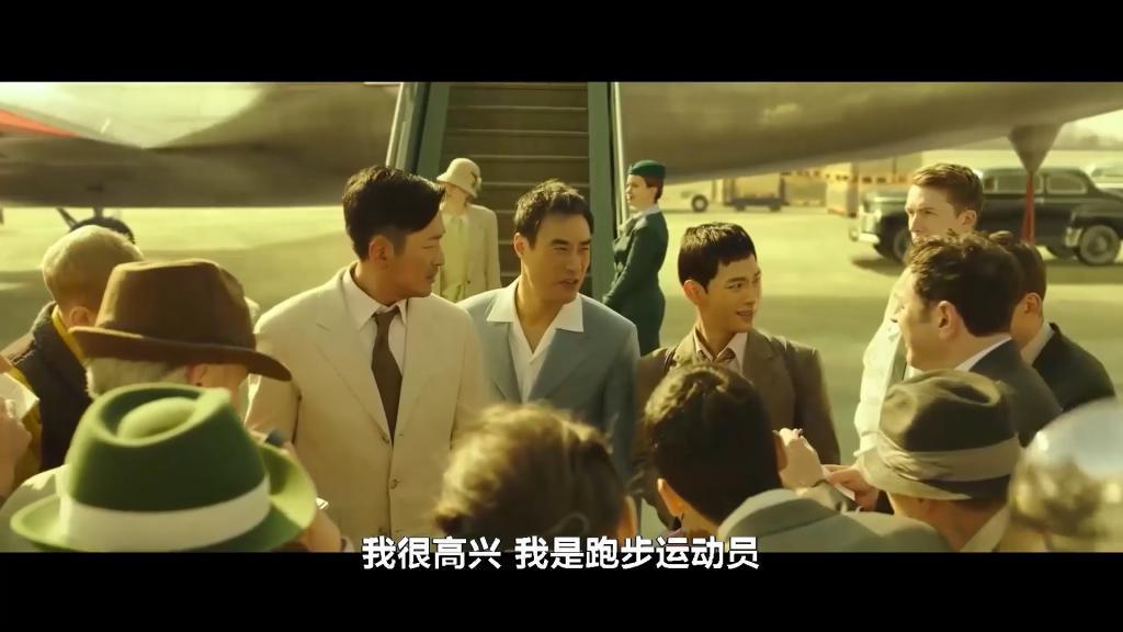 塌房三年，这顶流居然翻身了