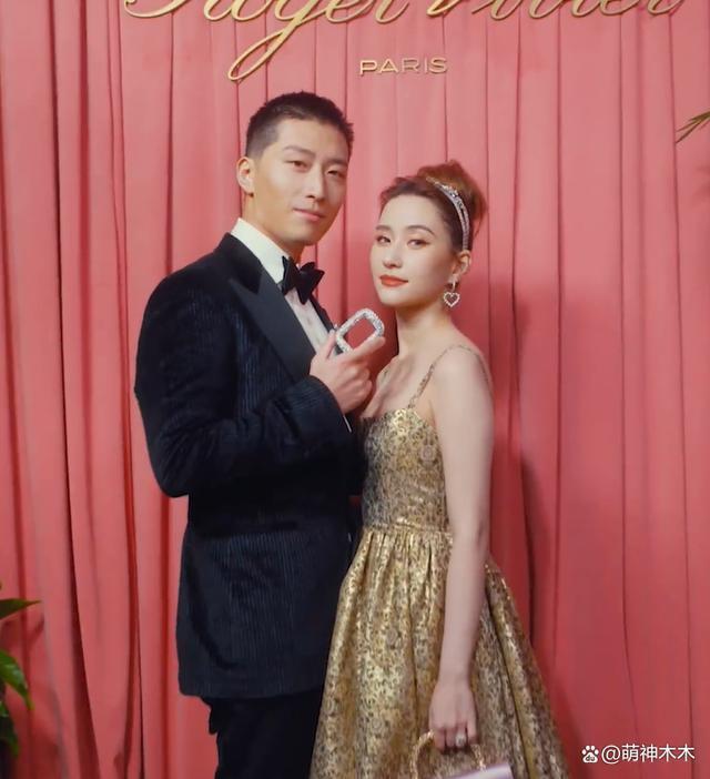窦骁何超莲被传婚变后合体，男方私下无互动，和女方保持距离