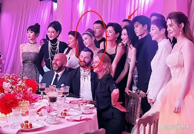 窦骁何超莲被传婚变后合体，男方私下无互动，和女方保持距离