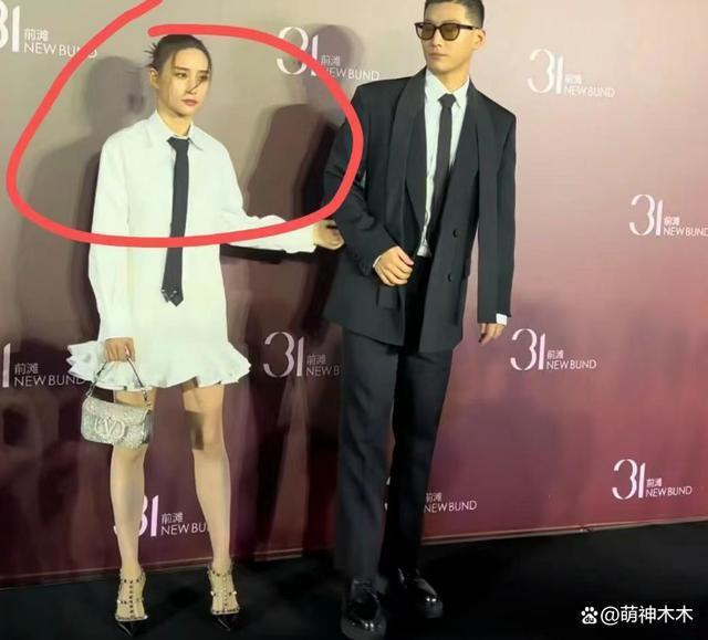窦骁何超莲被传婚变后合体，男方私下无互动，和女方保持距离