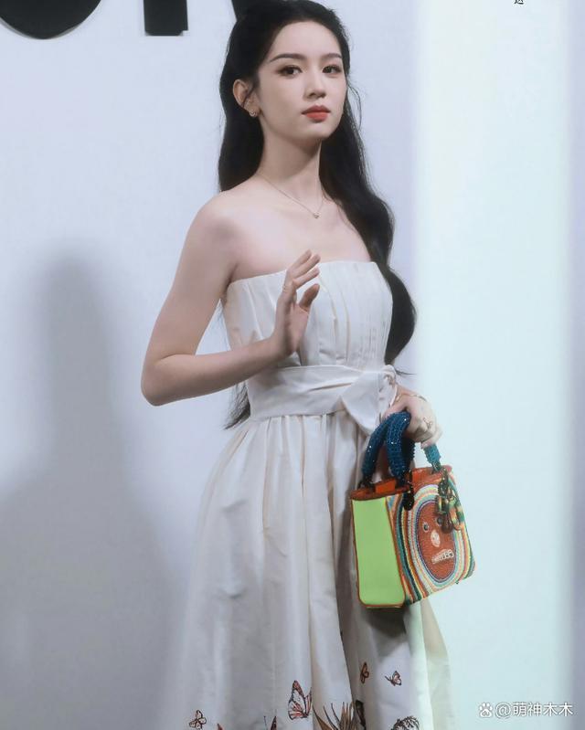 热巴新造型又被吐槽，无滤镜暴露真实状态，粉丝围攻造型团队