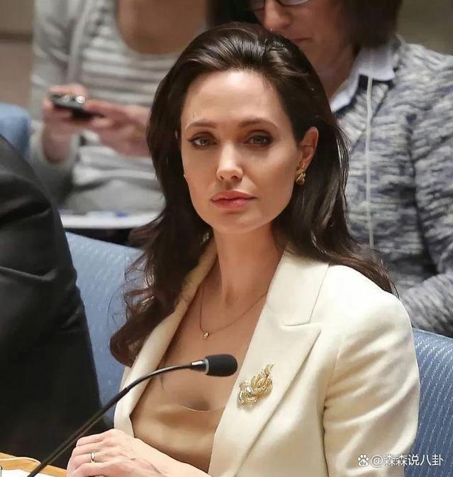 盖尔·加朵加入以军参战？她现身美国街头辟谣