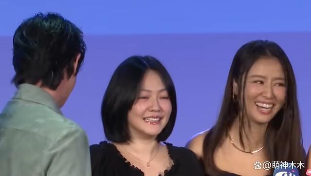 反应微妙！知名网红涉毒小S躺枪，被当众提问直接转移话题
