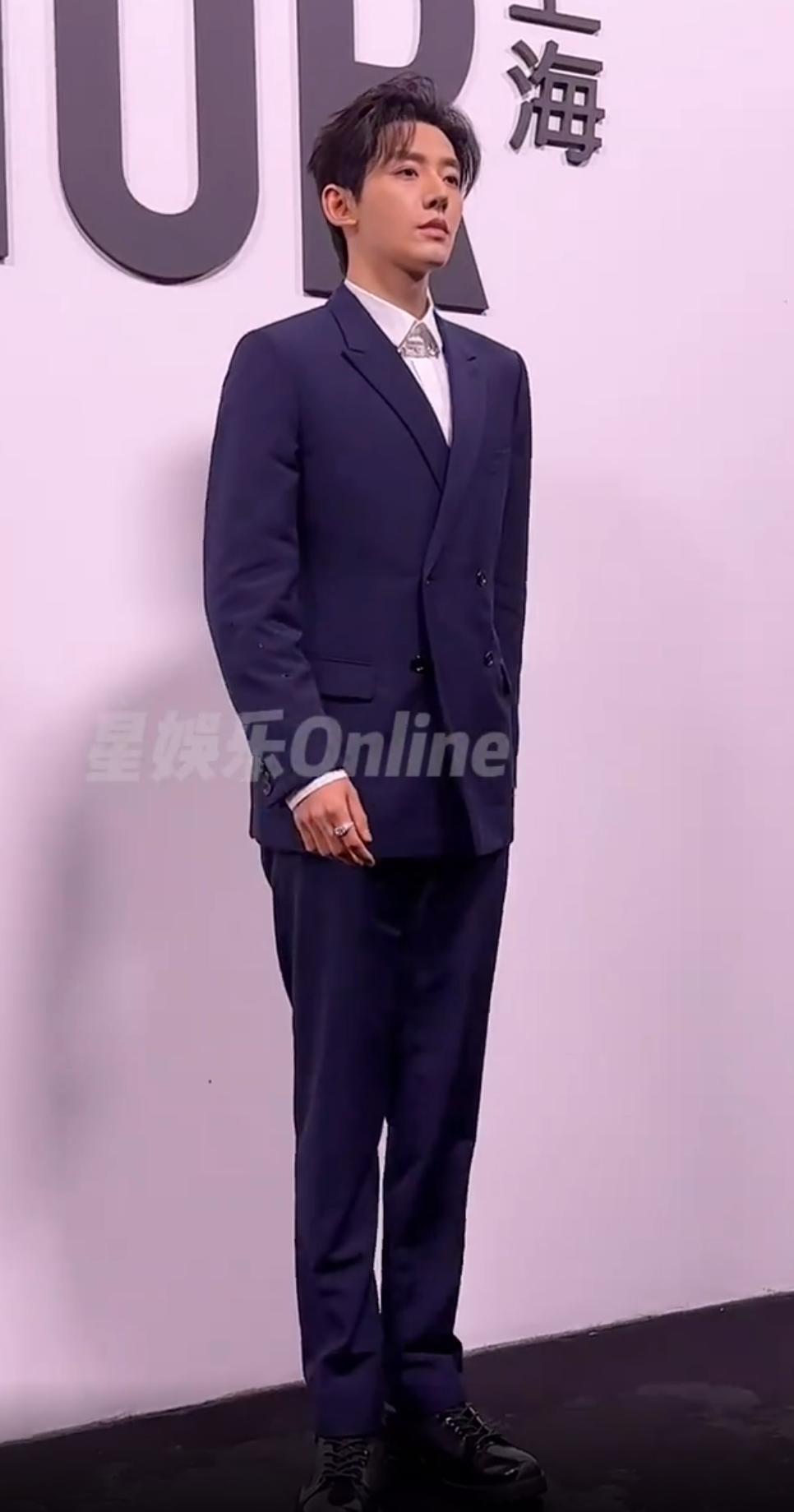 上海时尚活动明星生图：迪丽热巴人美造型丑，冯绍峰憔悴显老