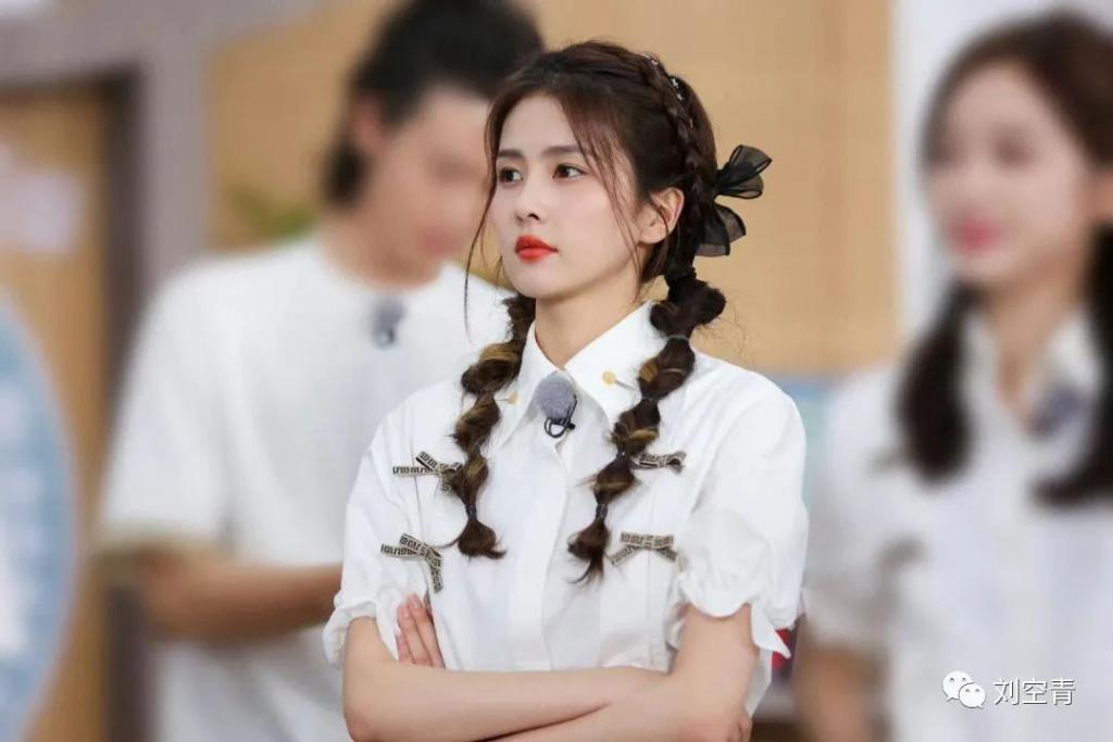 哦豁！她这下真的鸡飞蛋打了……