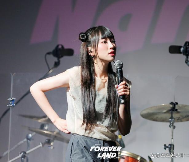 24岁韩国歌手金娜熙突然去世，死因不明，去世当天曾晒自拍