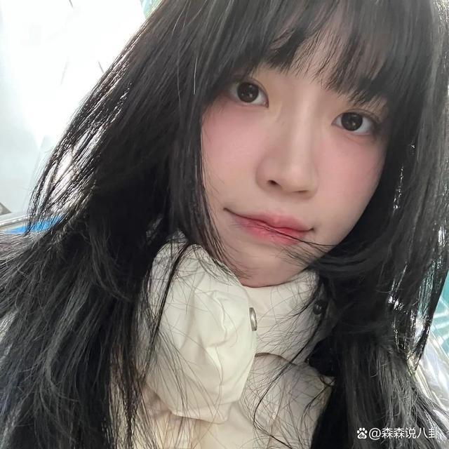 24岁韩国歌手金娜熙突然去世，死因不明，去世当天曾晒自拍