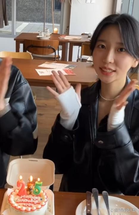 24岁韩国歌手金娜熙突然去世，死因不明，去世当天曾晒自拍