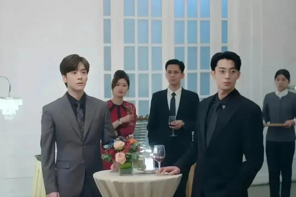 王鹤棣 白鹿原来也可以扑成这样。