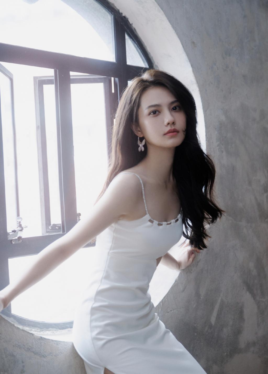 王鹤棣 白鹿原来也可以扑成这样。