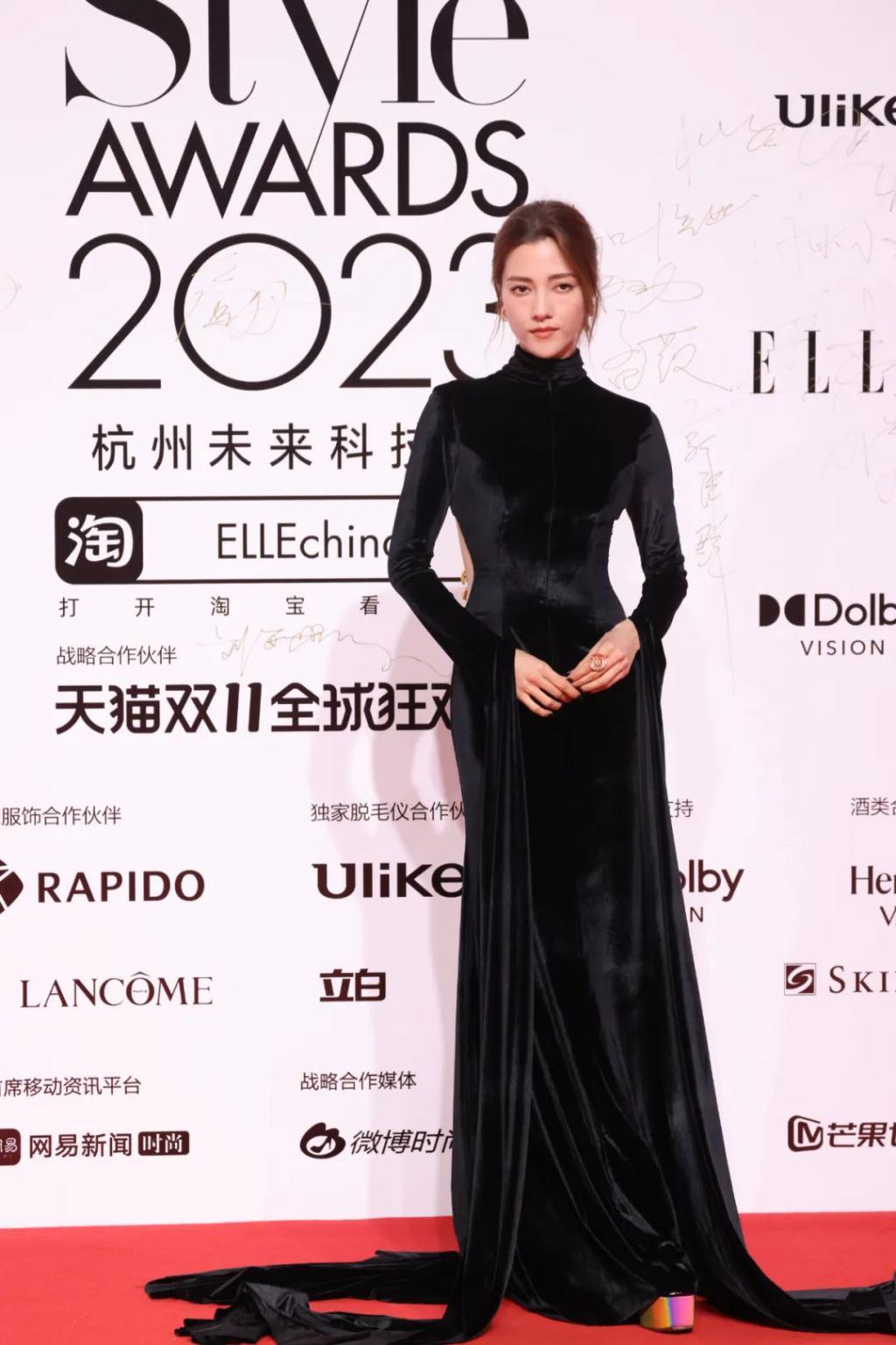 近期红毯点评｜省流版：迪丽热巴翻车，其他更可怕