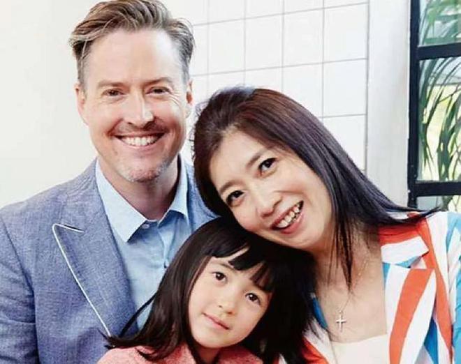 夏克立与黄嘉千离婚官司开庭，男方现身法院庭审追讨2亿资产