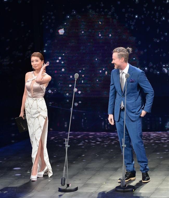 夏克立与黄嘉千离婚官司开庭，男方现身法院庭审追讨2亿资产