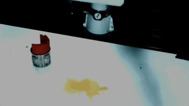 意念操纵机器人成真，李飞飞团队打造，做家务玩游戏样样能行