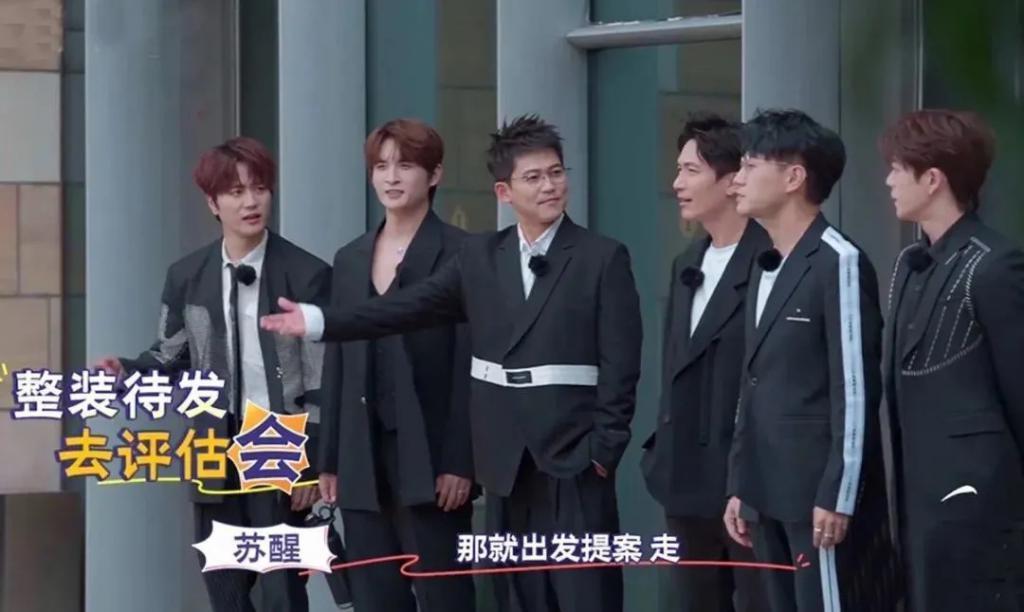 救命我在上班，要憋出内伤了…