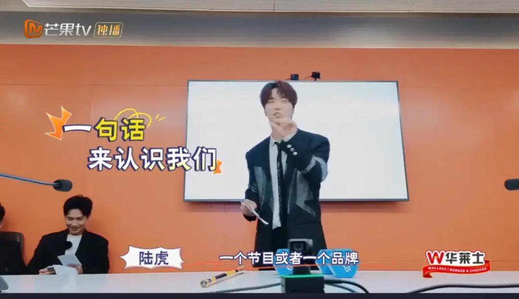 救命我在上班，要憋出内伤了…