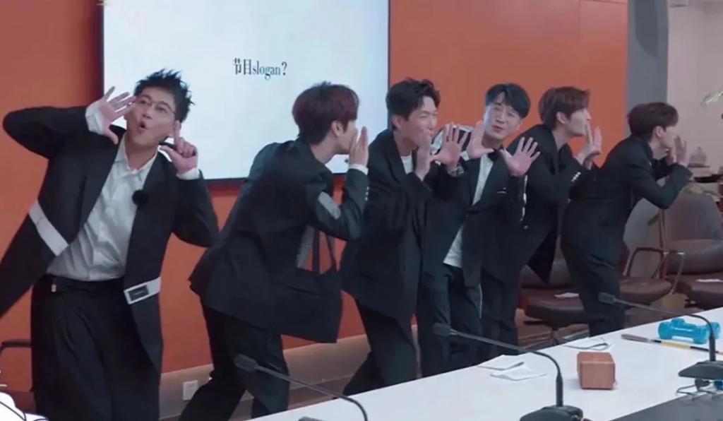 救命我在上班，要憋出内伤了…