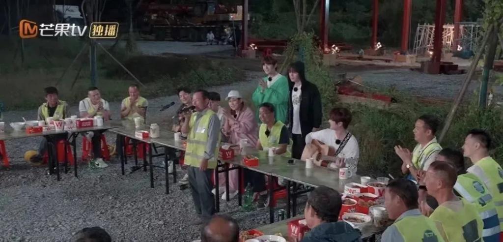 救命我在上班，要憋出内伤了…