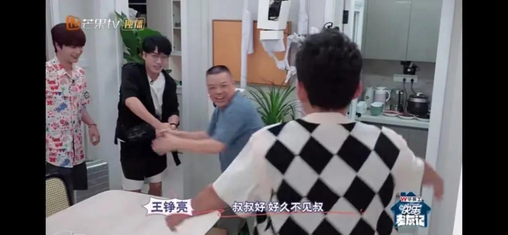 救命我在上班，要憋出内伤了…